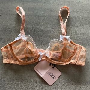 Agent Provocateur Lorna Bra in sand/white